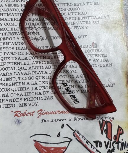 AY NOT GATO ROJO