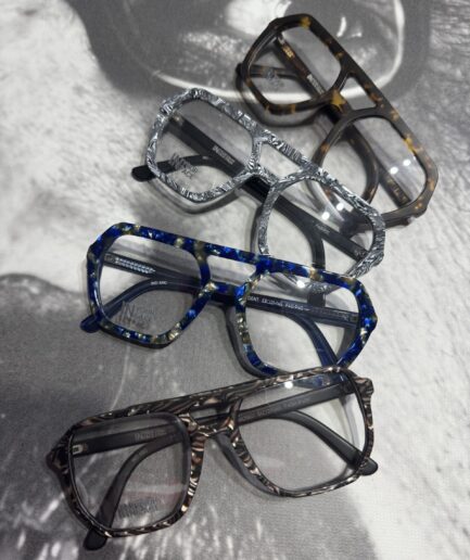 IN YOUR FACE MOSKU/RESIDENT